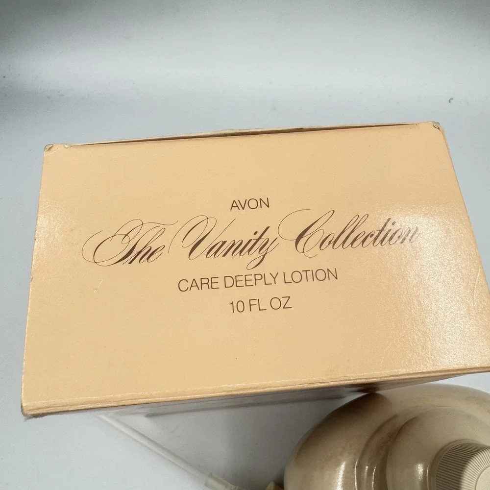 Vintage Avon The Vanity Collection Care Deeply Lotion Pump Ceramic Box - Picture 2 of 3